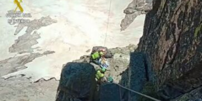 Un alpiniste meurt dans les Pyrénées aragonaises lorsqu&rsquo;un gros rocher lui tombe dessus