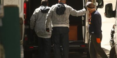 La plainte pour la mort de personnes âgées infectées par le coronavirus dans plusieurs résidences à Madrid est déposée