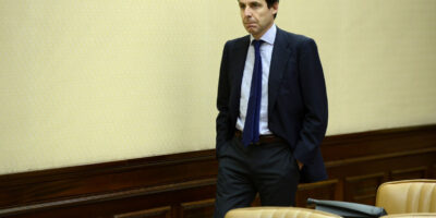 Ils enquêtent sur le possible versement de Lpez Madrid au commissaire Villarejo de 211 000 euros pour avoir harcelé le Dr Pinto