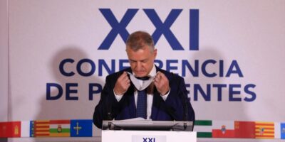 Snchez utilise son porte-parole pour sonder Urkullu qui lie sa présence à Salamanque aux transferts