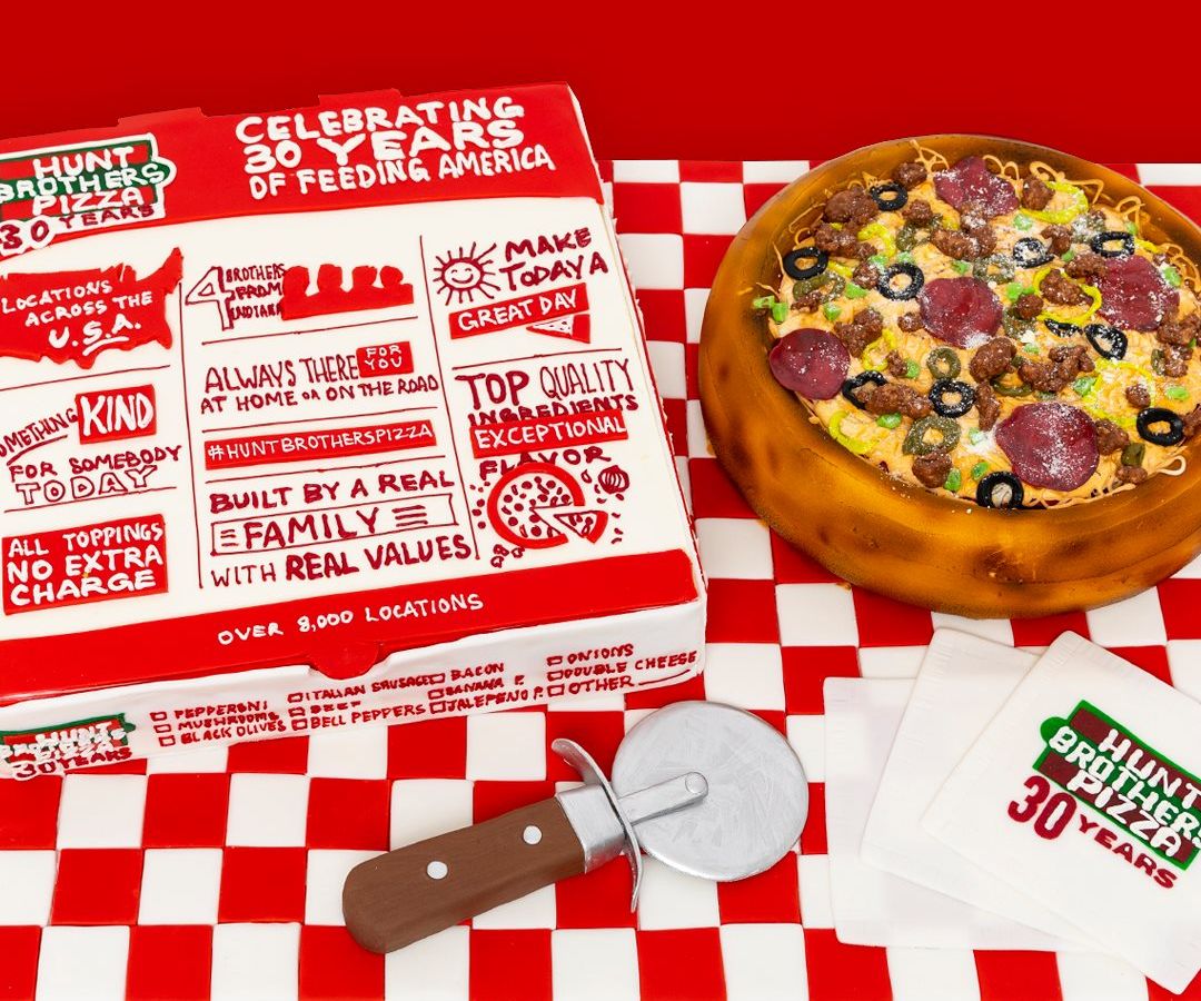 Hunt Brothers Pizza célèbre ses 30 ans d'activité et le 8 000e jalon de son magasin