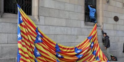 « Fasciste, colon », les insultes à un professeur du cloître de l&rsquo;Université de Barcelone