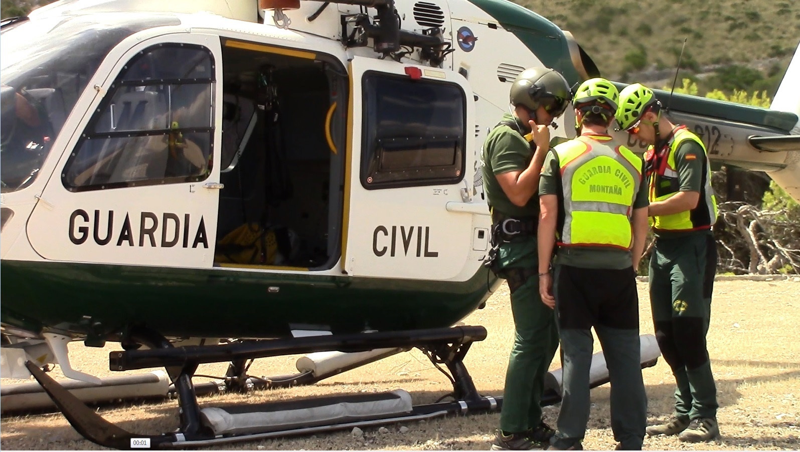 Agents de la garde civile.