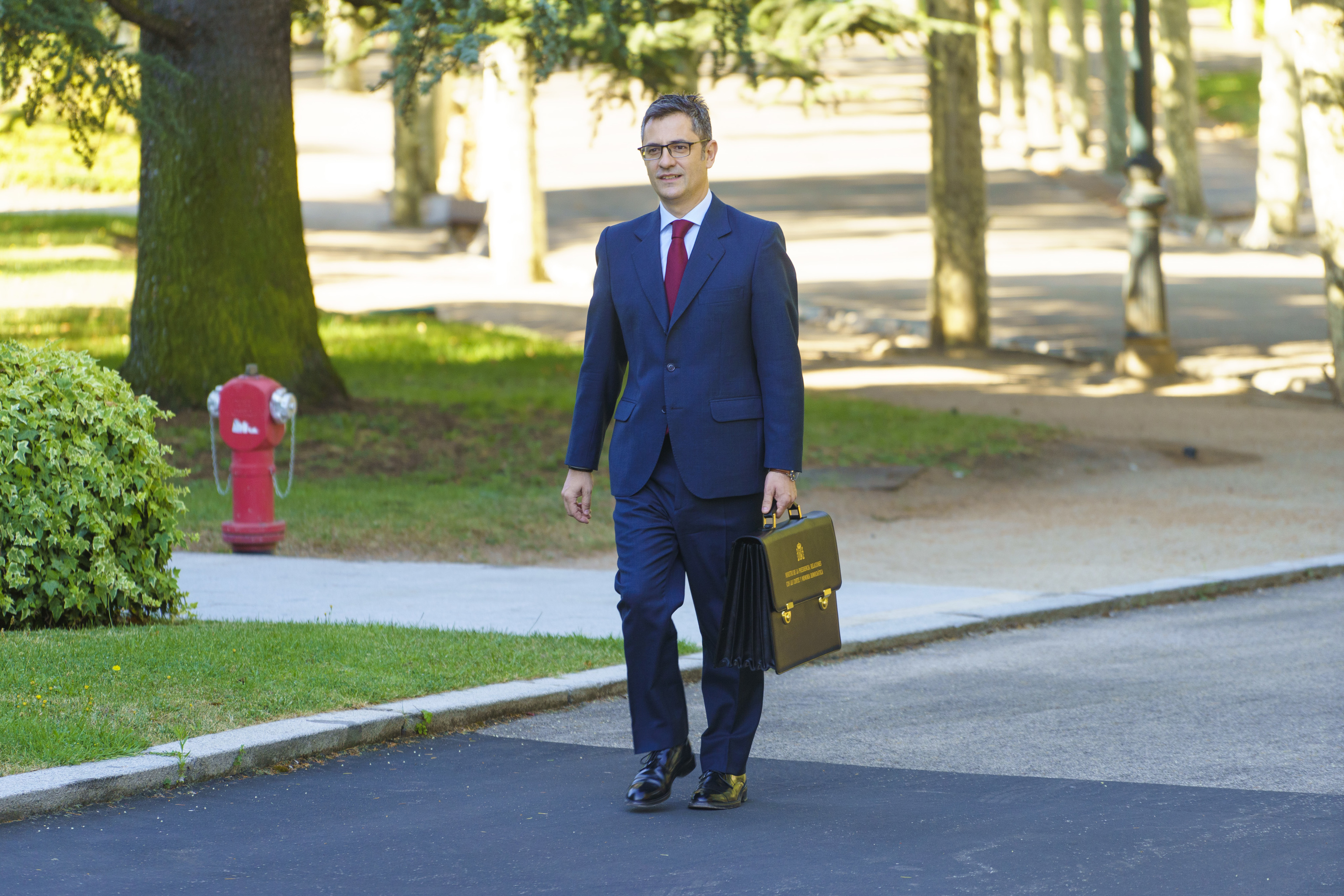 Le Ministre de la Présidence, F