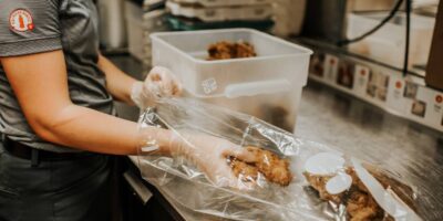Les restaurateurs font don de 10 millions de repas dans le cadre du programme de table partagée Chick-fil-A
