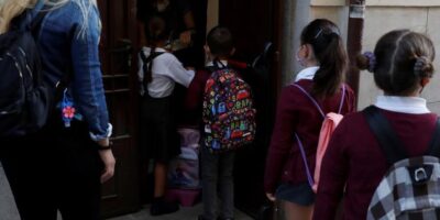 Le PP accuse le gouvernement d&rsquo;« introduire l&rsquo;idéologie dans les salles de classe » dès le primaire