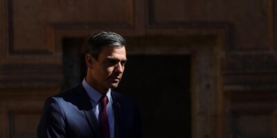 Pedro Sanchez porte plainte contre l&rsquo;opposition et l&rsquo;accuse de peser sur l&rsquo;avenir de l&rsquo;Espagne
