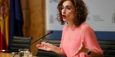 Mara Jess Montero désavoue Escriv et Ximo Puig et exclut de créer une taxe sur Madrid : « Ce n&rsquo;est pas à l&rsquo;agenda du gouvernement et ça ne le sera jamais »