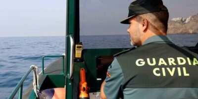 Des agents de la Garde civile retrouvent deux Marocains cachés entre le chargement d&rsquo;olives d&rsquo;un camion dans le port d&rsquo;Almera
