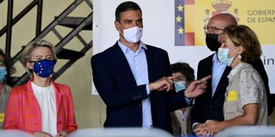 Pedro Snchez réapparaît sur la base aérienne de Torrejn, se targuant du soutien européen face à la crise afghane, tandis que les États-Unis l&rsquo;ignorent.