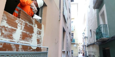 Un squatter appelle la police pour ouvrir la porte d&rsquo;une maison murée à Saragosse