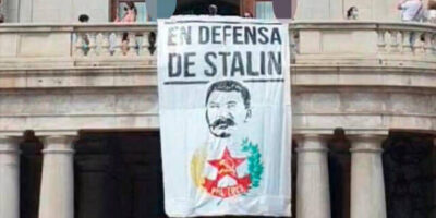 Apparition controversée d&rsquo;une banderole en faveur de Staline à la mairie de Valence le jour des victimes du stalinisme