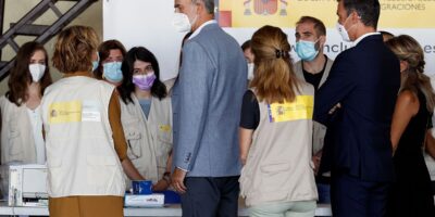 Le Roi souligne la volonté et la capacité du centre d&rsquo;accueil espagnol pour les réfugiés afghans