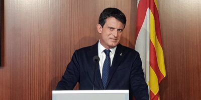 Manuel Valls démissionne de son mandat de conseiller municipal de Barcelone
