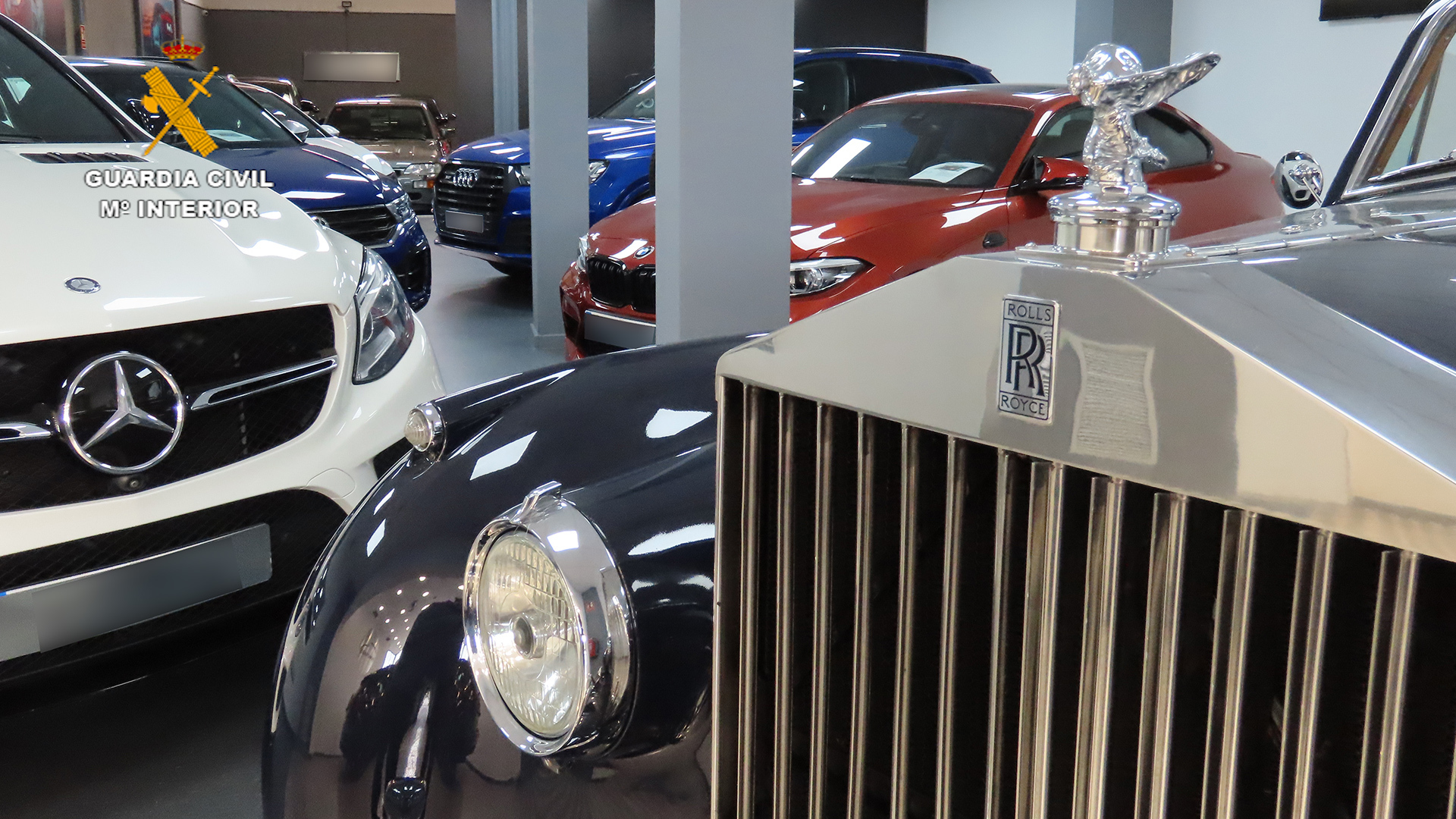 Une rolls-royce saisie chez le concessionnaire automobile