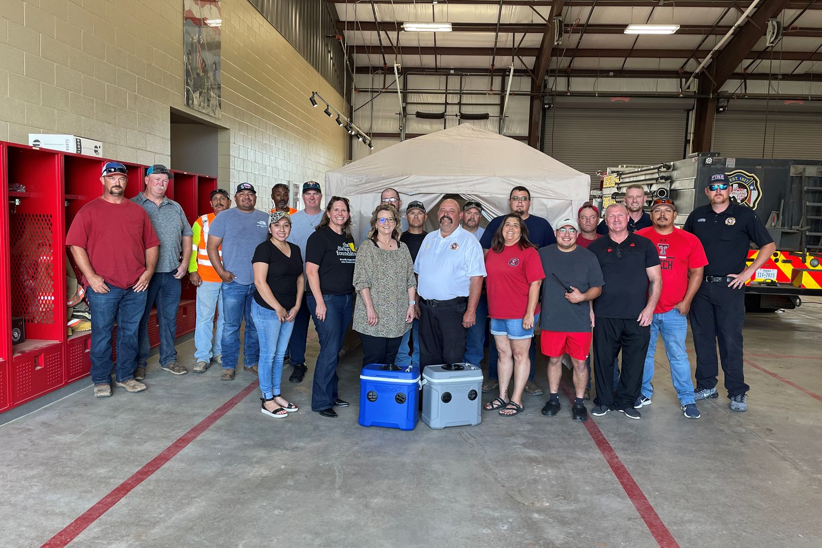 La Fondation Dickey fait un don au service d'incendie de Levelland La Fondation Dickey fait un don au service d'incendie de Levelland