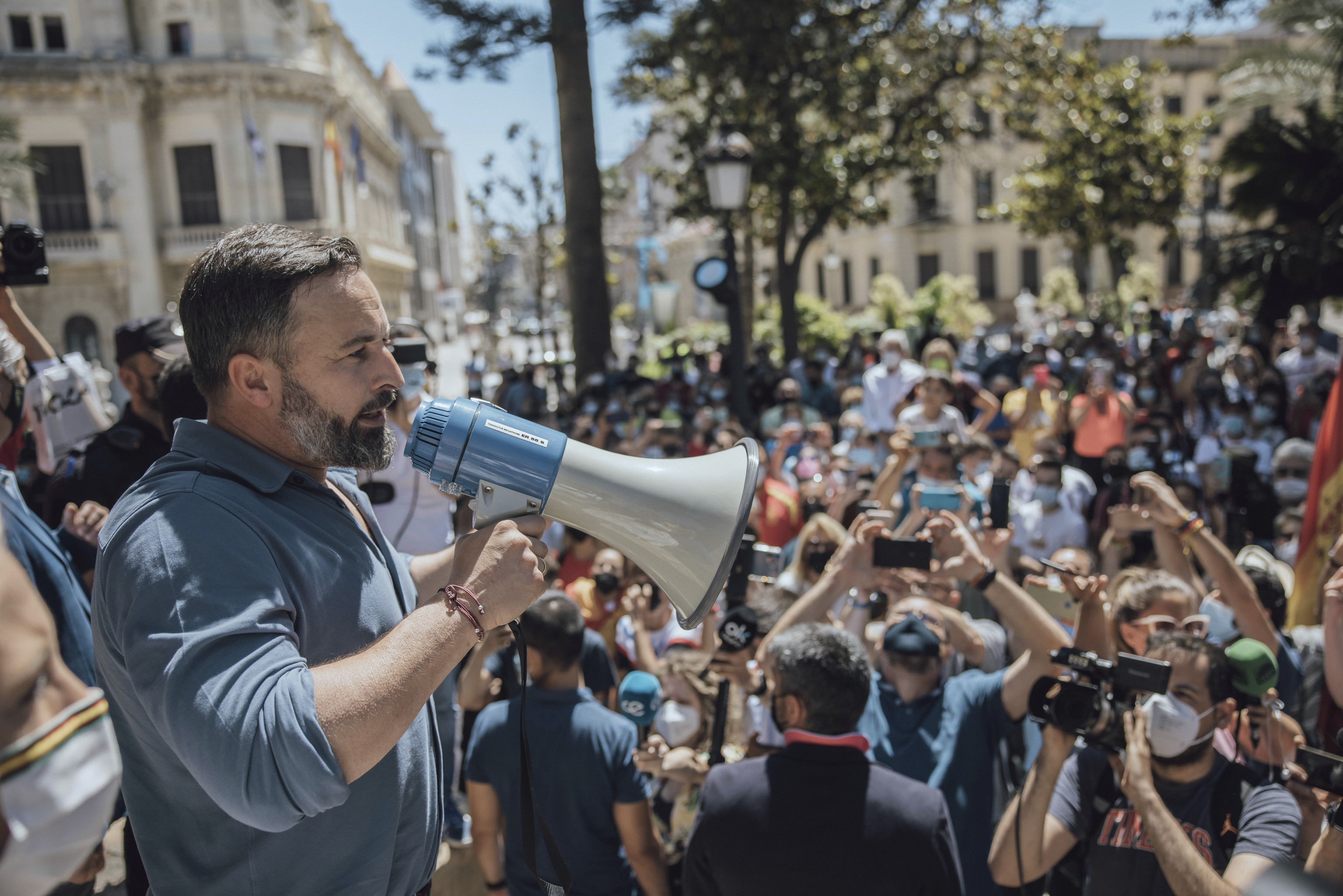 Le président de Vox, Santiago Abascal, lors de sa visite à Ceuta.