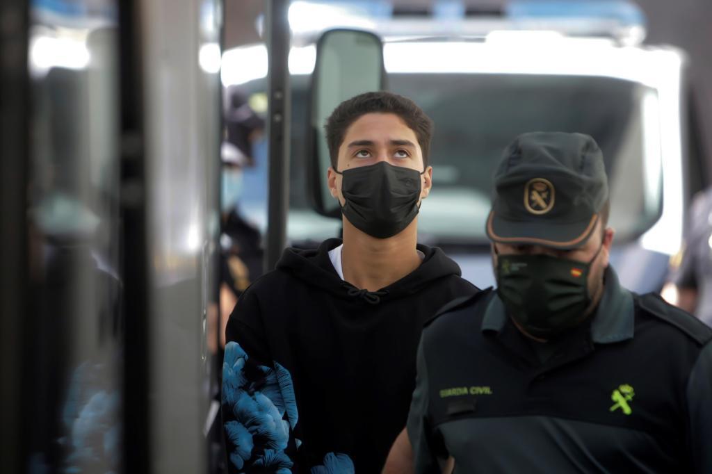 L'un des trois détenus en prison