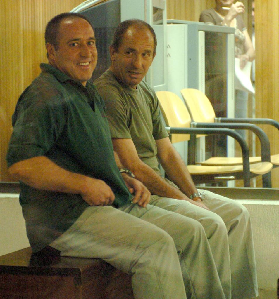 Henry Parot (à gauche), lors d'un procès devant la Haute Cour nationale en 2006.