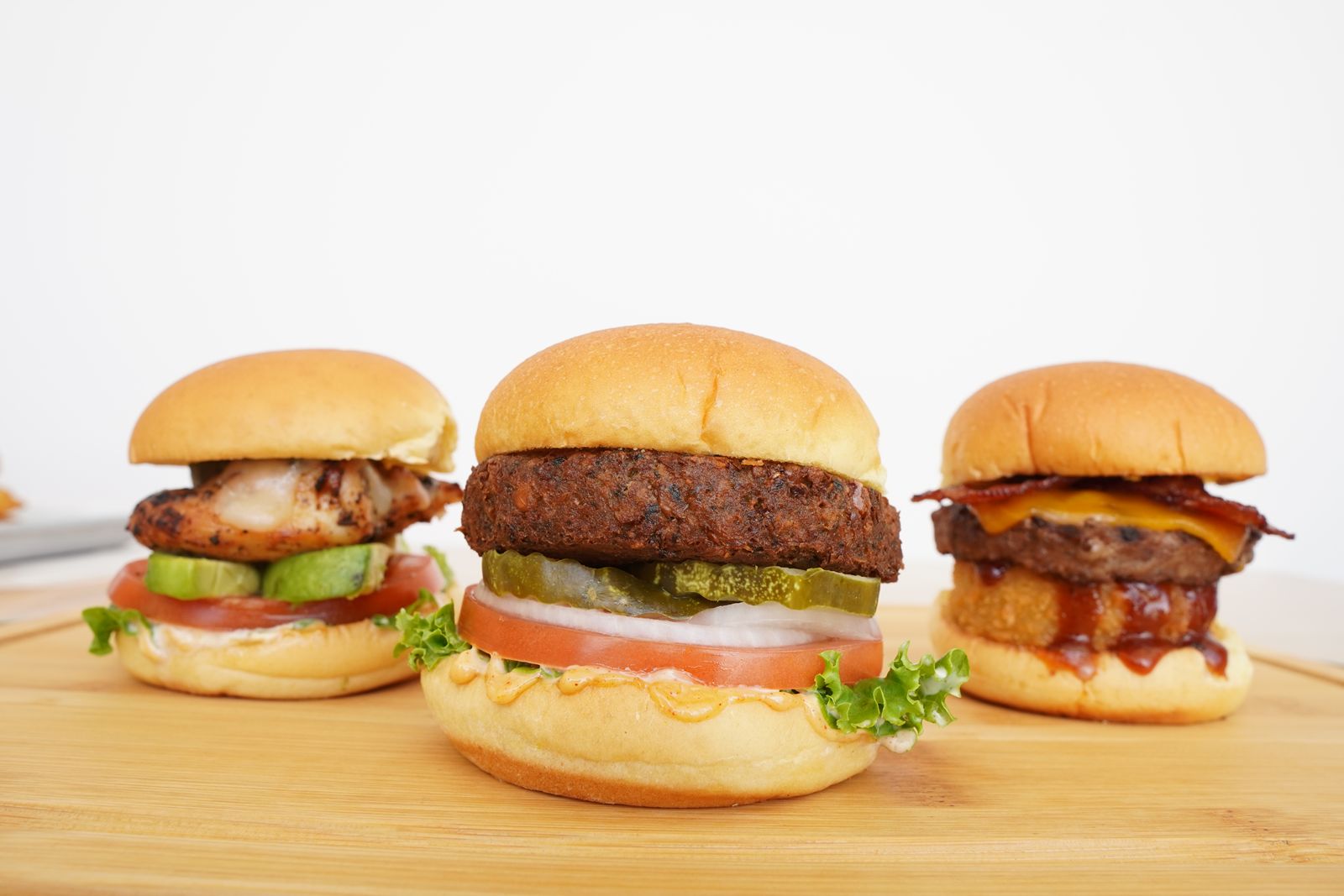 iniBurger, la destination de burgers gastronomiques de la région de la baie, fêtera son premier anniversaire avec des curseurs gratuits et une cérémonie de coupe de ruban iniBurger, la destination de burgers gastronomiques de la région de la baie, fêtera son premier anniversaire avec des curseurs gratuits et une cérémonie de coupe de ruban