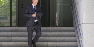 Le juge ignore le procureur et clôt l&rsquo;affaire pour juger les chefs de la sécurité de Repsol et Caixabank pour le « cas Villarejo »