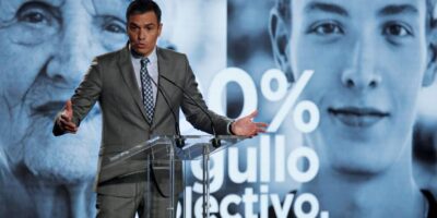 Pedro Sánchez se vante d&rsquo;avoir atteint 70% de vaccination 14 jours après ce qu&rsquo;il a promis et fixe 90% comme prochaine étape.