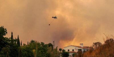 Incendie d&rsquo;Estepona : Plus de 2.600 expulsés par l&rsquo;incendie de la Sierra Bermeja : « La situation est assez grave, horrible »