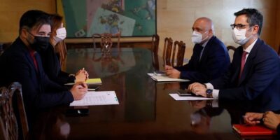Les partenaires nationalistes du gouvernement exigent qu&rsquo;il oblige Netflix à produire en catalan et en basque