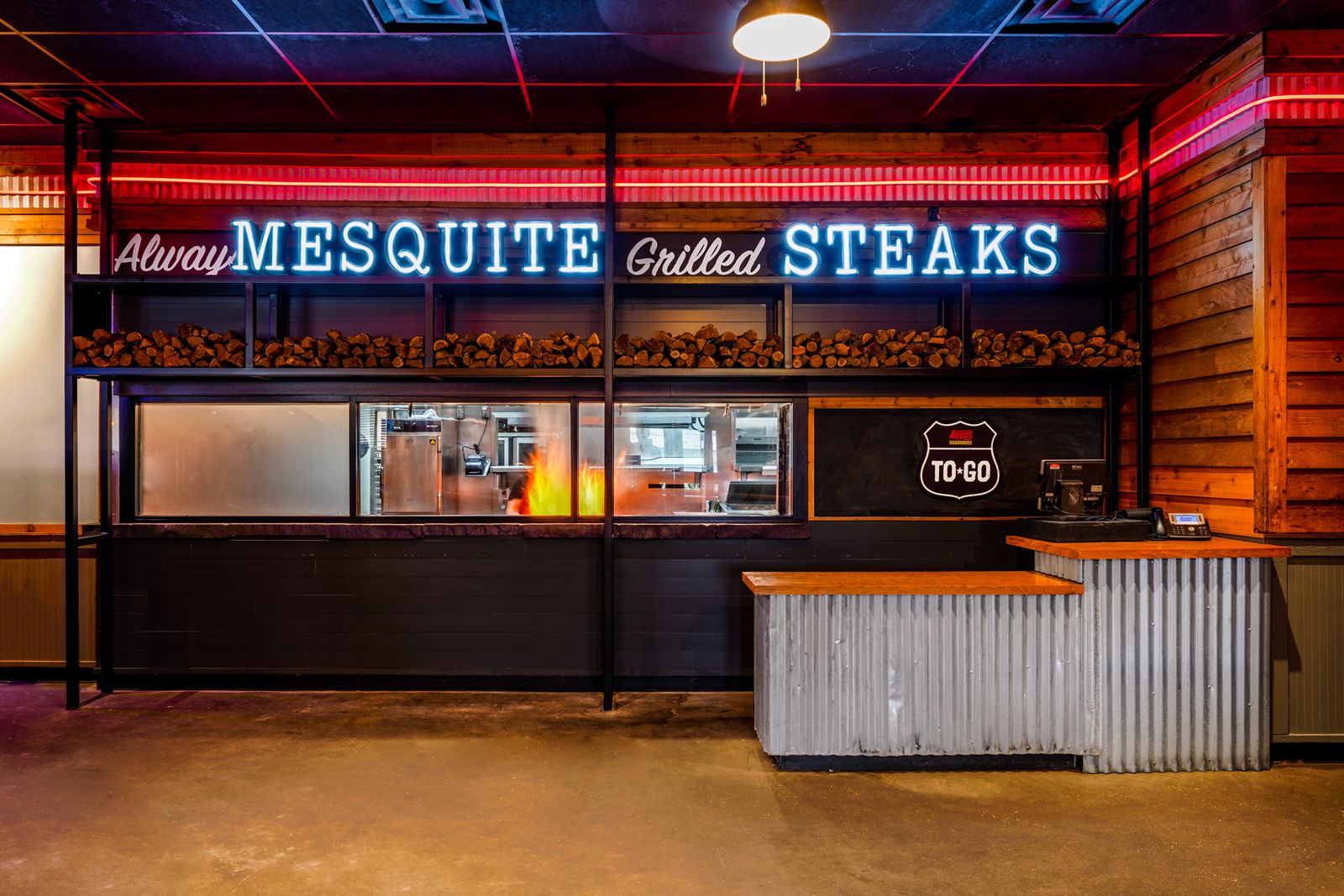 Logan's Roadhouse célèbre la grande réouverture du restaurant rénové Logan's Roadhouse célèbre la grande réouverture du restaurant rénové