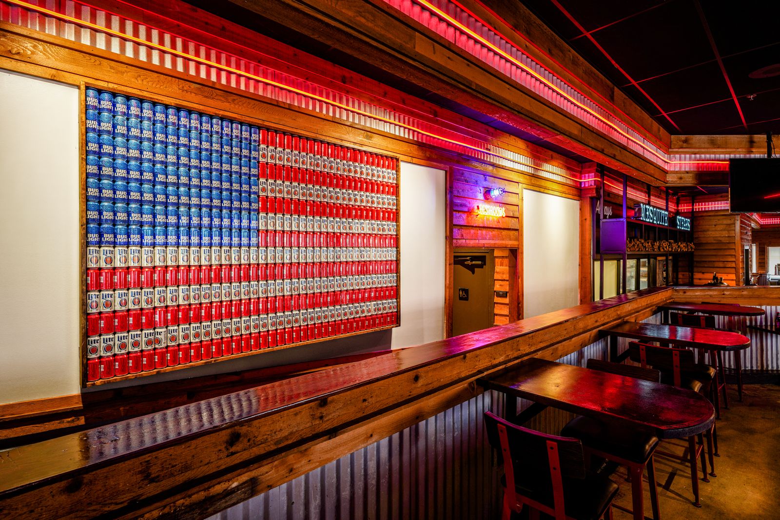 Logan's Roadhouse célèbre la grande réouverture du restaurant rénové Logan's Roadhouse célèbre la grande réouverture du restaurant rénové