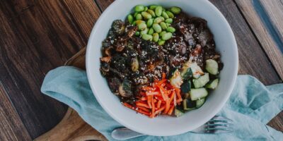 Explorez des saveurs élevées et innovantes dans le nouveau menu principal de Rock Bottom