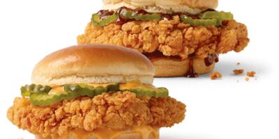 Jack in the Box lance un nouveau barbecue et un sandwich au cluck classique avec une campagne humoristique