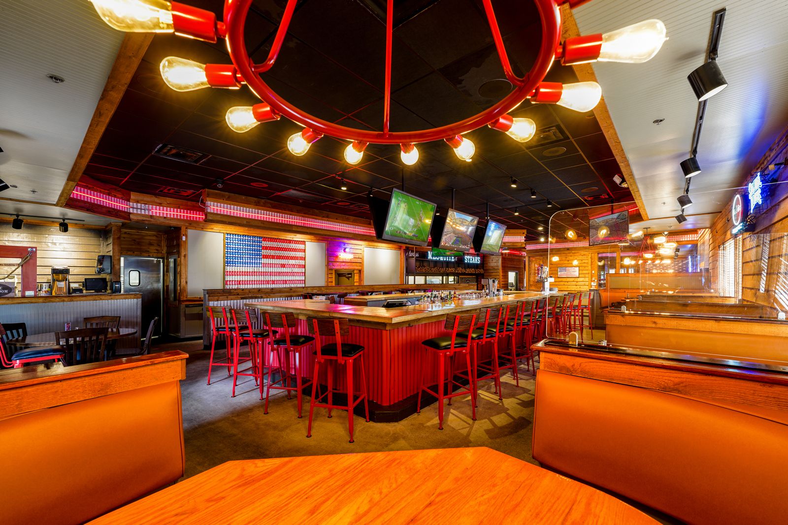 Logan's Roadhouse célèbre la grande réouverture du restaurant rénové Logan's Roadhouse célèbre la grande réouverture du restaurant rénové