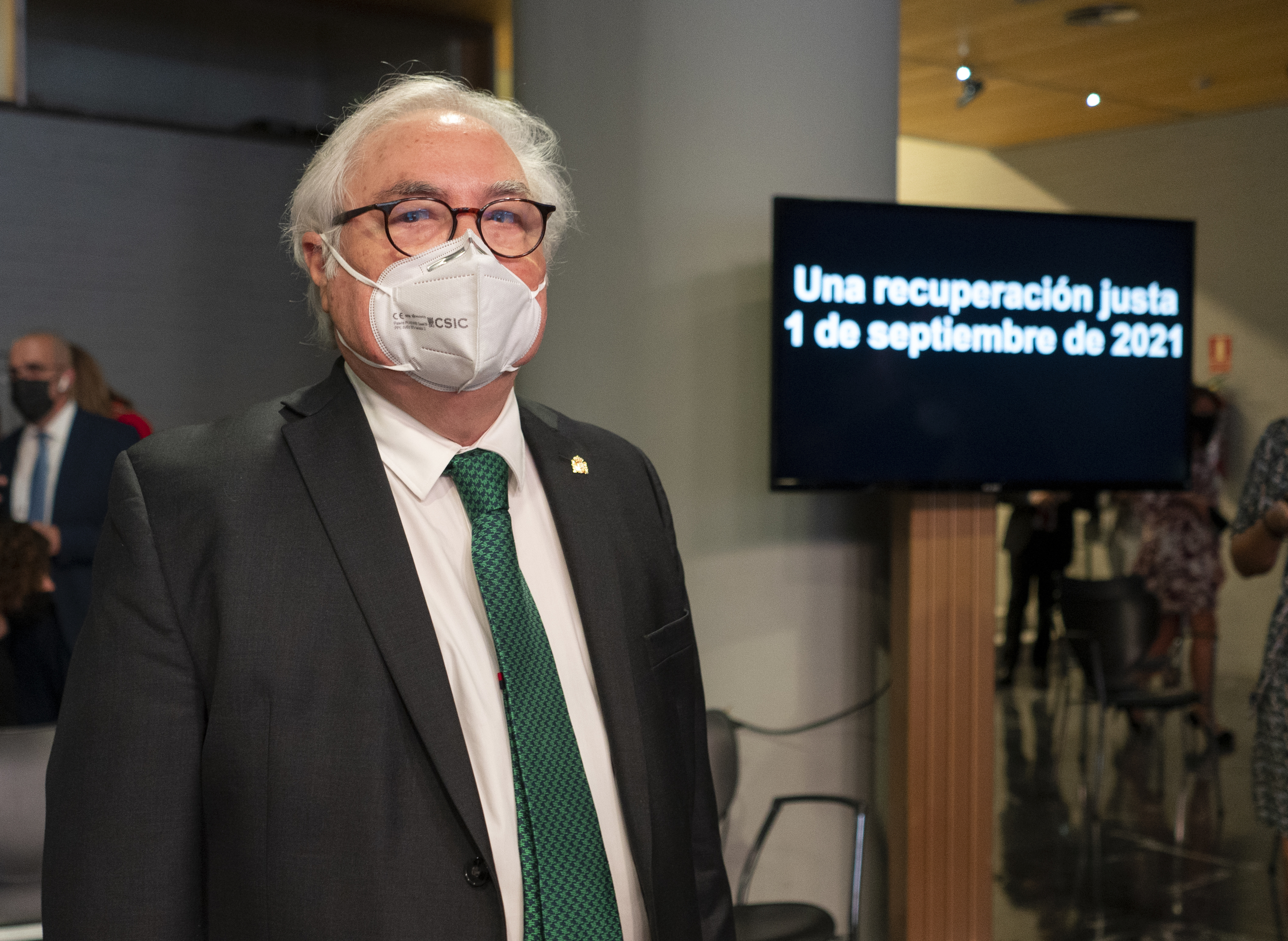 Le Ministre des Universités, Manuel Castells.