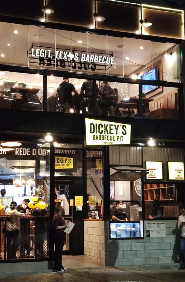 Ouverture de Dickey's Barbecue Pit à Sao Paulo, Brésil Ouverture de Dickey's Barbecue Pit à Sao Paulo, Brésil