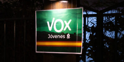 Un supporter de Vox dénonce un viol pour avoir porté une chemise de soirée