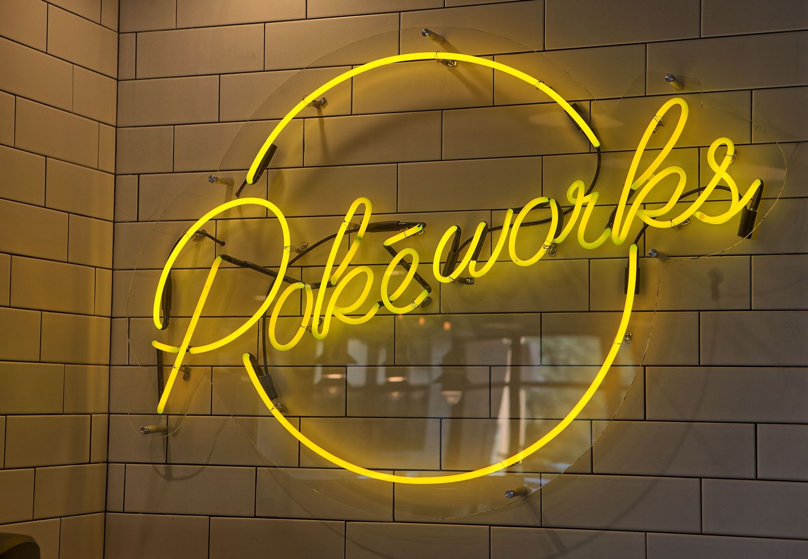 Pokeworks revient à New York et achève la réouverture du marché intérieur Pokeworks revient à New York et achève la réouverture du marché intérieur