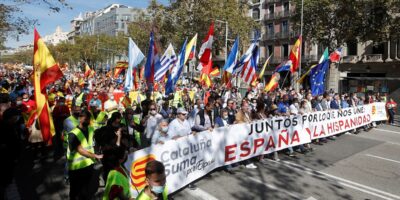 Cs marque « profil » et déchire l&rsquo;unité constitutionnaliste dans la manifestation du 12-O