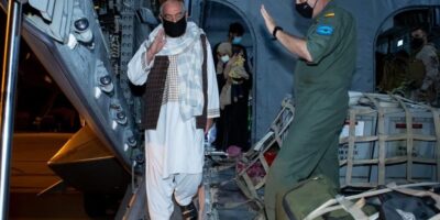 Le deuxième avion arrive à la base de Torrejn avec 160 autres Afghans évacués