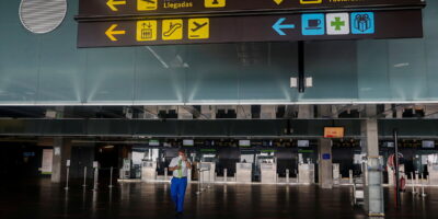 Le juge ne voit pas de crime de haine et acquitte un passager qui est descendu de l&rsquo;avion parce qu' »il ne voulait pas voler avec une femme noire »