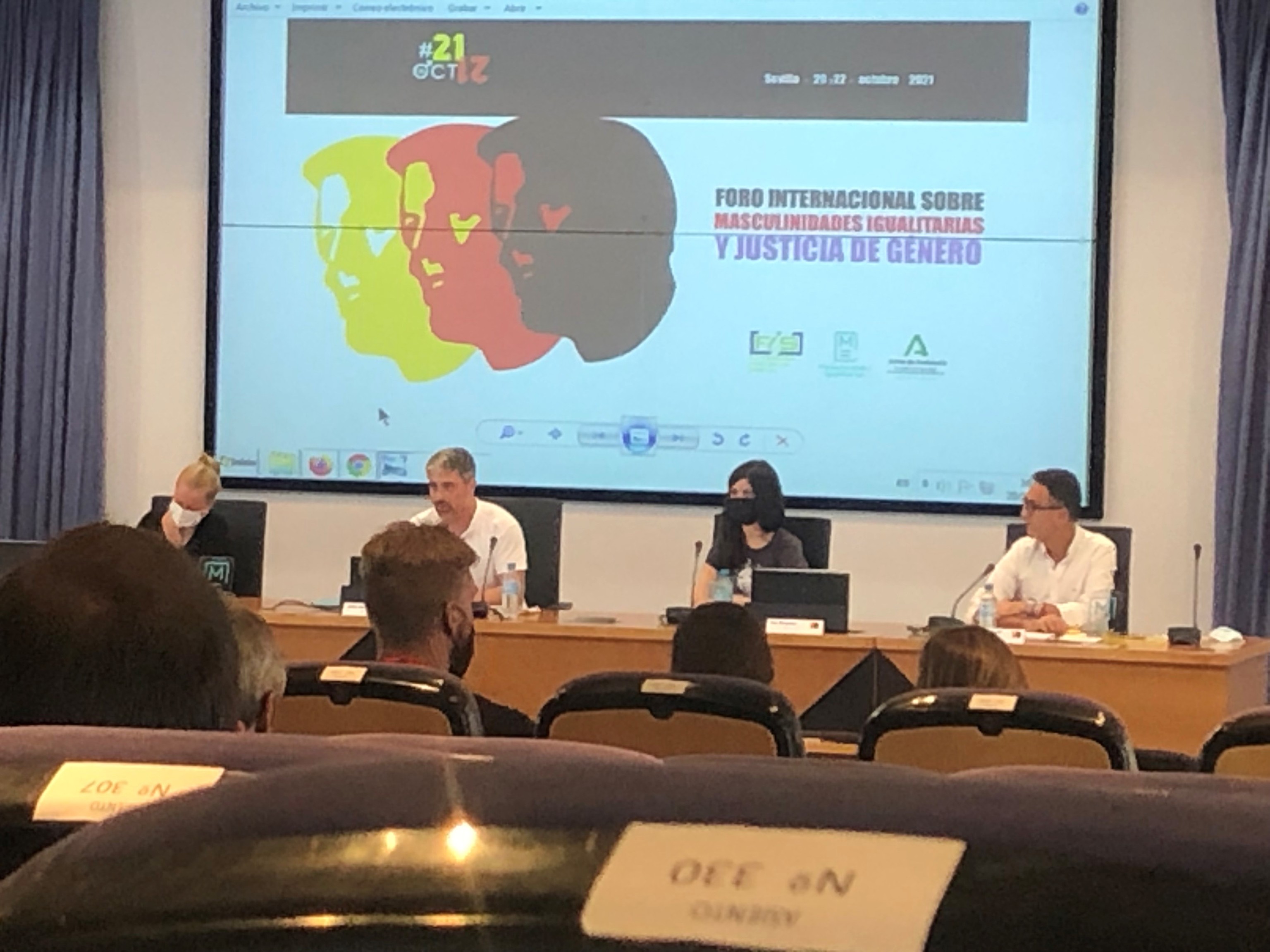 L'une des tables rondes organisées cette semaine sur la masculinité égalitaire à l'Université de Séville.