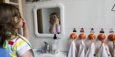 Ils retirent la garde de son fils à une femme pour avoir vécu dans la « Galice profonde »