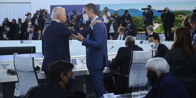 Pedro Snchez réalise encore 30 secondes de conversation avec Joe Biden en le saluant au début du G-20