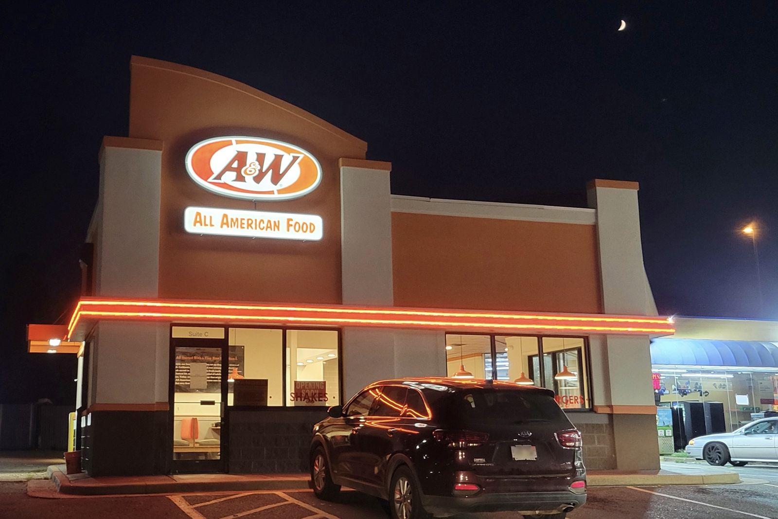 A&W ouvre un autre restaurant de dépanneur franchisé