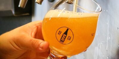 Barebottle Brewing Co. est le plus récent locataire du Salesforce Transit Center et plus d&rsquo;informations sur le rapport d&rsquo;information hebdomadaire sur les restaurants de What Now Media Group avant l&rsquo;ouverture