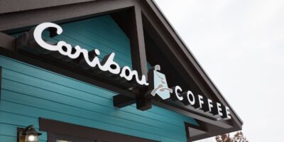 Caribou Coffee lance un programme de franchise nationale alimenté par les marques Panera