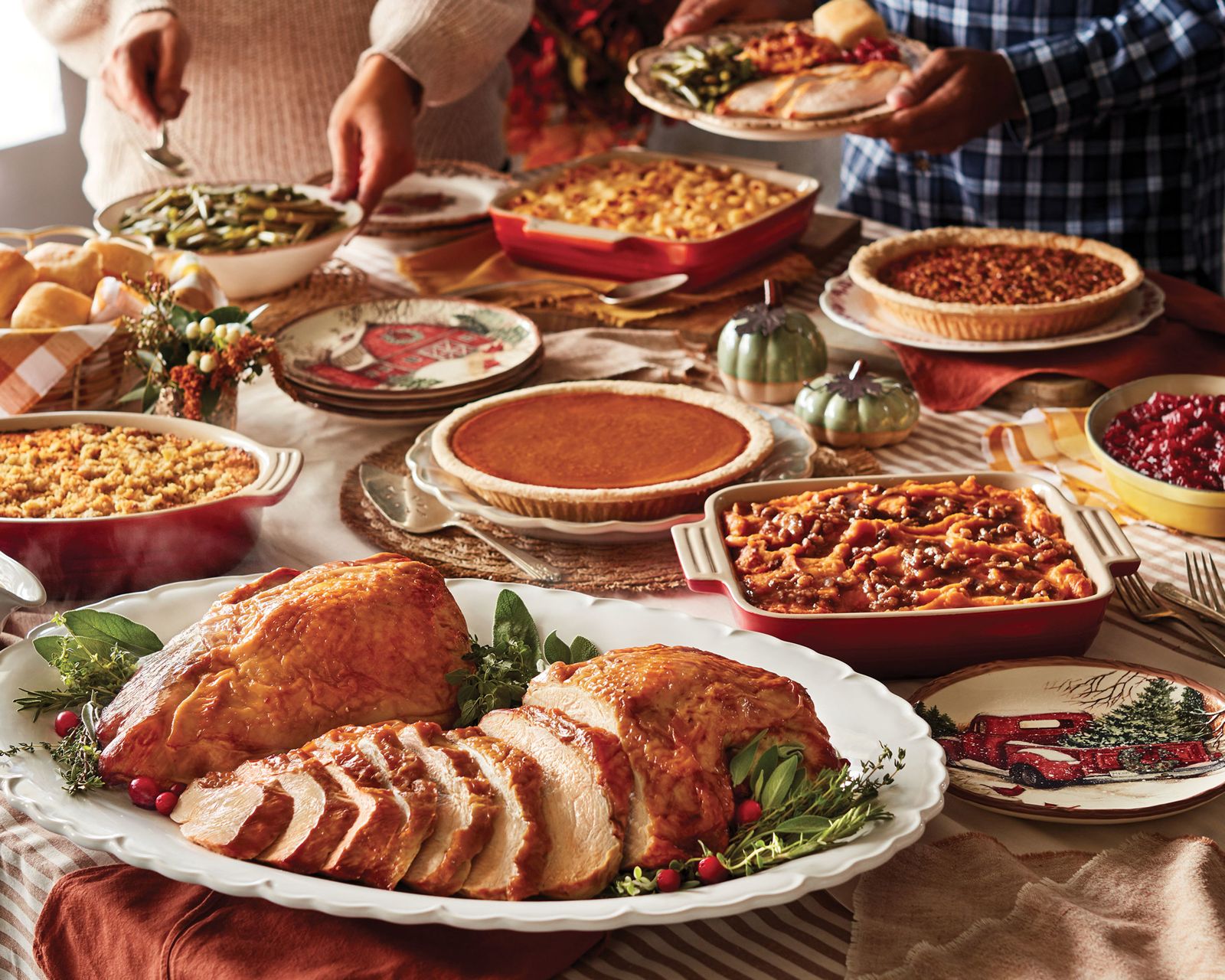 Cracker Barrel Old Country Store aide les familles à célébrer ensemble avec soin cette saison des fêtes Cracker Barrel Old Country Store aide les familles à célébrer ensemble avec soin cette saison des fêtes