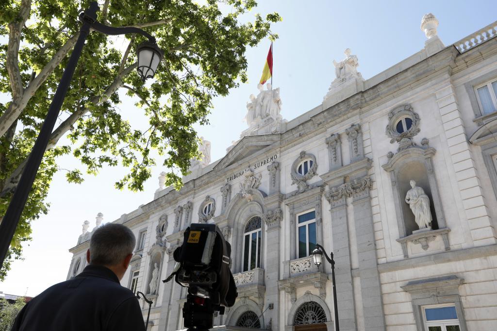 Façade de la Cour suprême.