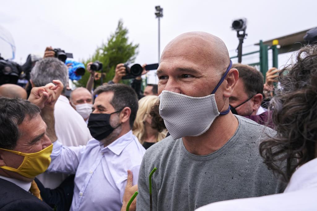 Romeva sur son chemin hors de la c