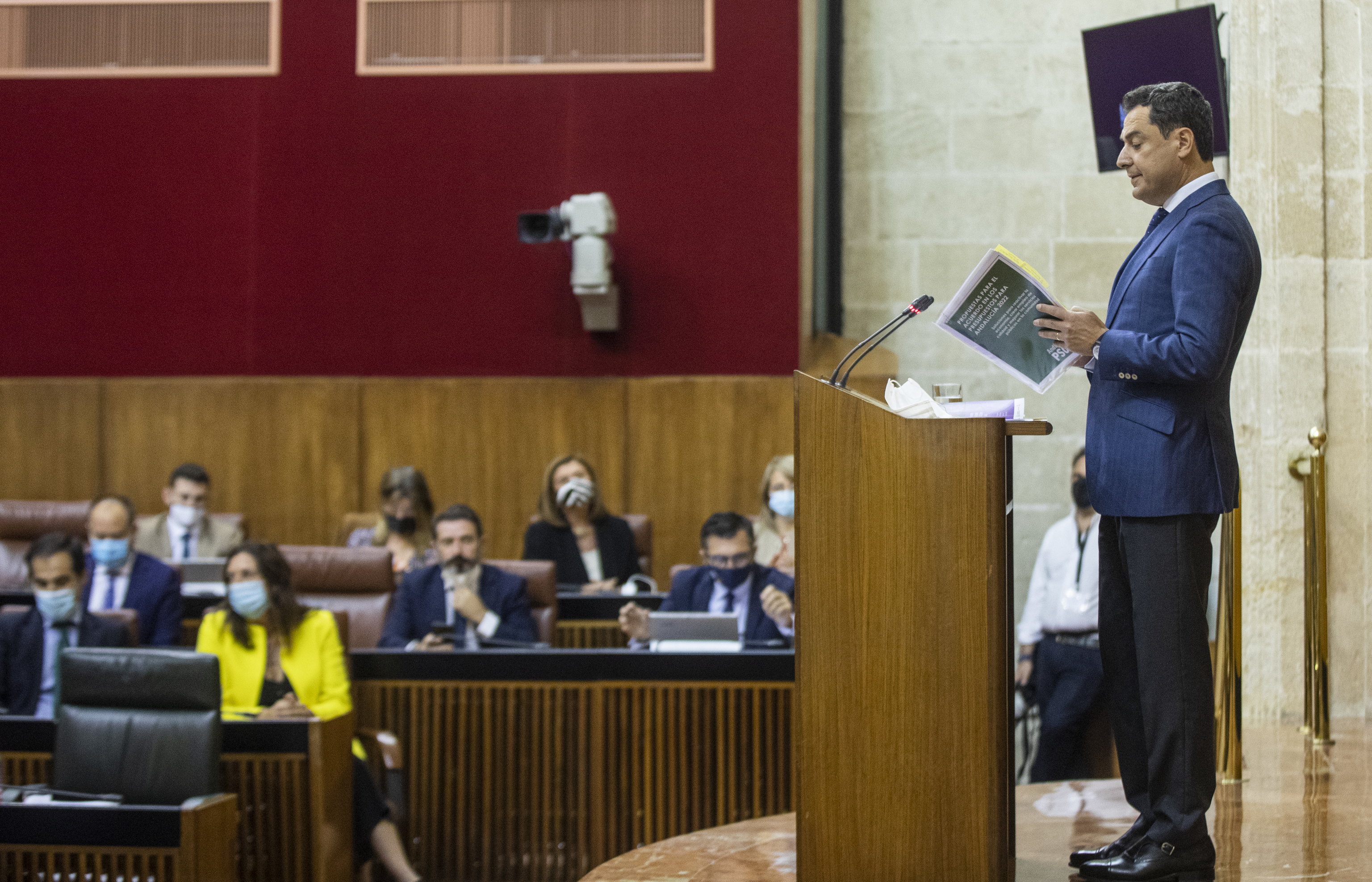 La présidente du Conseil, Juanma Moreno, dans le débat sur l'état de la communauté ce jeudi.